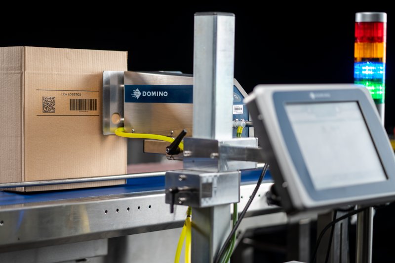 Der Großzeichendrucker bietet moderne Piezo-Inket-Technologie und Industrie-4.0-Konnektivität (Bild: Domino).