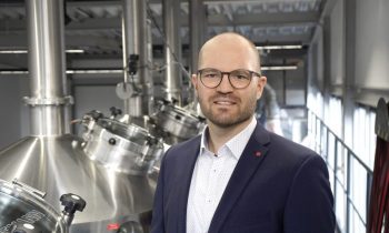 Dominik Wiese leitet seit Januar 2022 den Vertrieb EMEA (Bild: Ziemann Holvrieka).