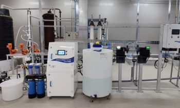 Mit dieser Anlage wird das Biozid direkt am Ort der Verwendung aus Kochsalz und Wasser hergestellt und dem Kühlwasser permanent im Rahmen der Trinkwasserverordnung hinzudosiert (Bild: Innowatech).