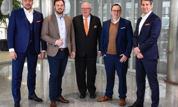V. l.: Harald Suchanka (CEO F&P), Valentin Ulrich, Thomas Handtmann, Markus Handtmann, Dr. Mark Betzold (CTO F&P; Bild: Handtmann).