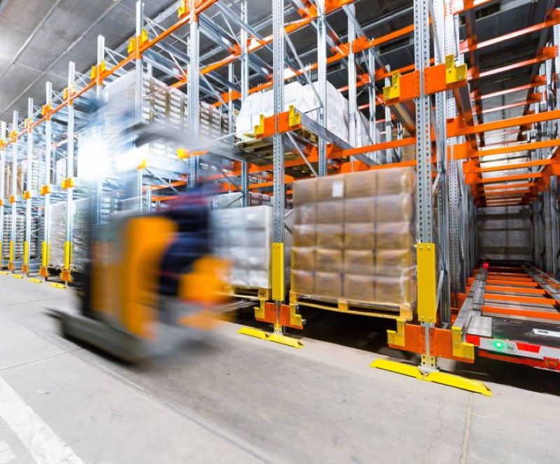 »Pallet Shuttle System« ist eine semiautomatische und verdichtete Lagerlösung, die den Materialfluss im Lager optimiert (Bild: Dexion).