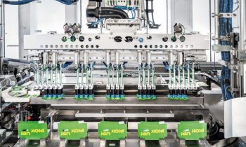 112 Tonnen Kunststoff pro Jahr spart Bahlsen mit der neuen Verpackung seiner Keksriegel ein (Bild: Gerhard Schubert GmbH).