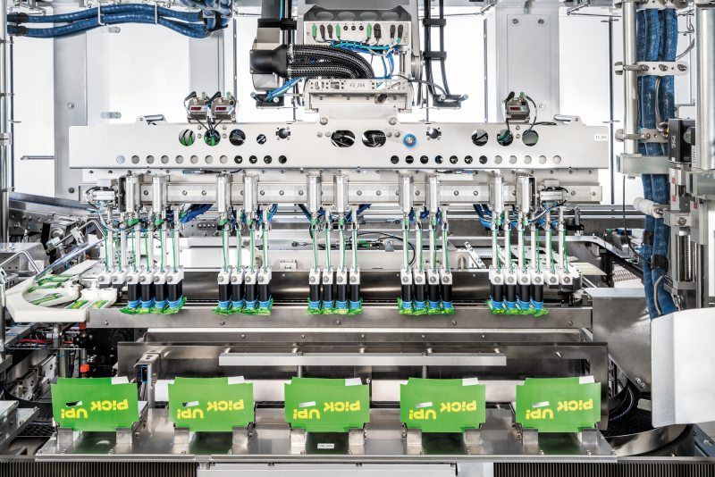 112 Tonnen Kunststoff pro Jahr spart Bahlsen mit der neuen Verpackung seiner Keksriegel ein (Bild: Gerhard Schubert GmbH).