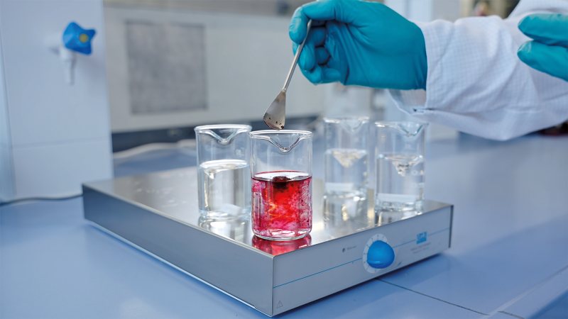 Die Tinten werden im hauseigenen Labor entwickelt (Bild: Leibinger).