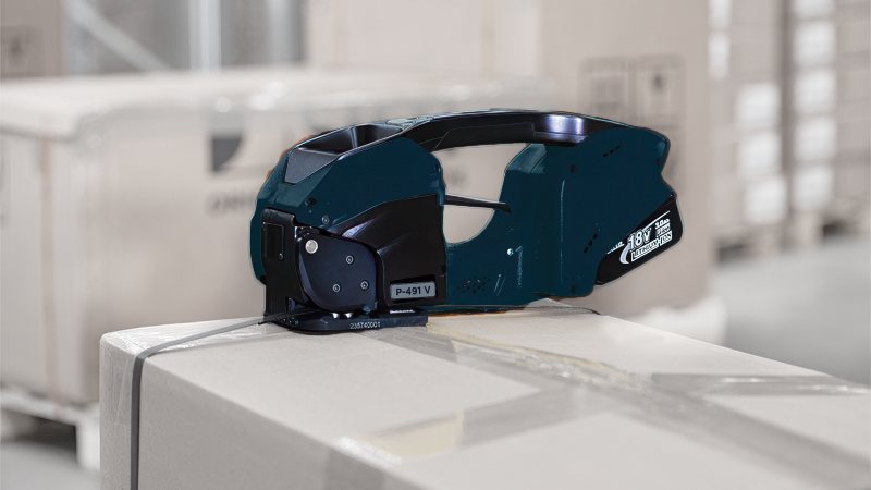 Das neue Handumreifungsgerät ist ergonomisch, leicht und intuitiv bedienbar (Bild: Antalis).