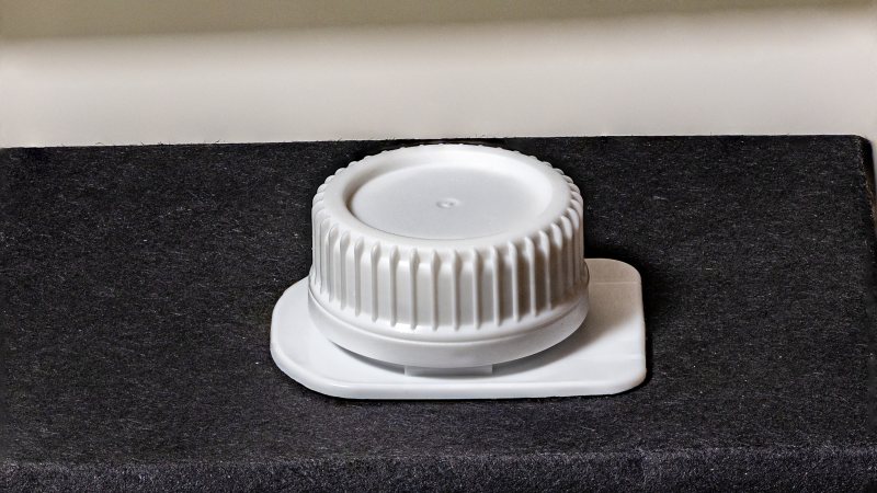 Der Verschluss für aseptische Kartonverpackungen ist aus HDPE-Monomaterial gefertigt (Bild: corvaglia).