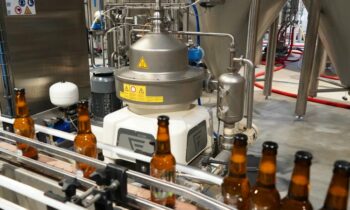 Der Tellerseparator sorgt für die finale Klärung der Biere (Bild: Flottweg).