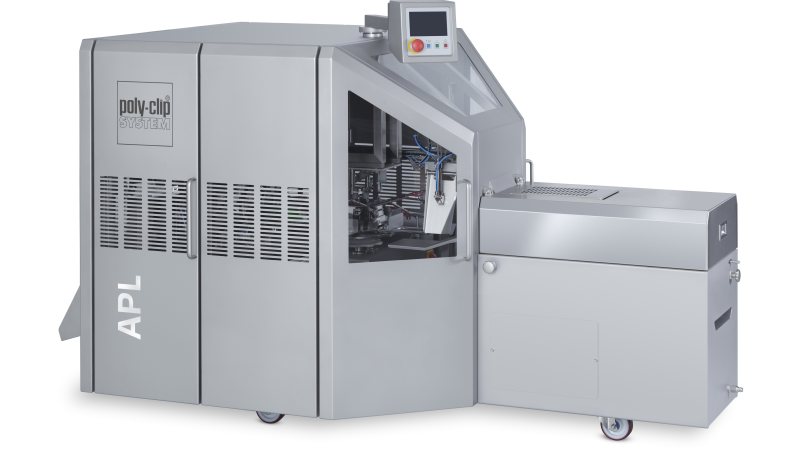 Die überarbeitete Verpackungsmaschine optimiert die Geflügelverpackung (Bild: Poly-clip).