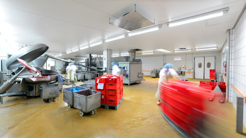 Die leistungsfähige Bodensystemreihe wurde für die besonderen Bedingungen in der Lebensmittelproduktion entwickelt (Bild: KLB Kötztal).