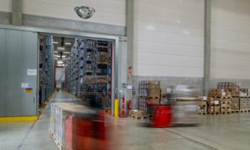 Inhouse-basierte Verpackungslösungen bieten ökonomische, ökologische und operative Vorteile (Bild: Packservice).