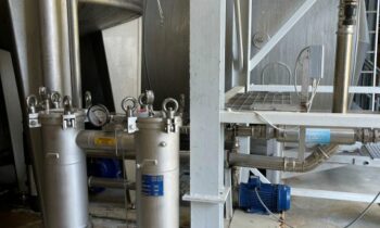 Einbau der chemiefreien Wasserbehandlung in einem Bypass (Bild: Aquaenergy).