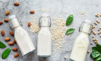 Die Geschmackslösungen ermöglichen z. B. optimierte Profile für pflanzenbasierten Joghurt oder Milchalternativen (Bild: Symrise).