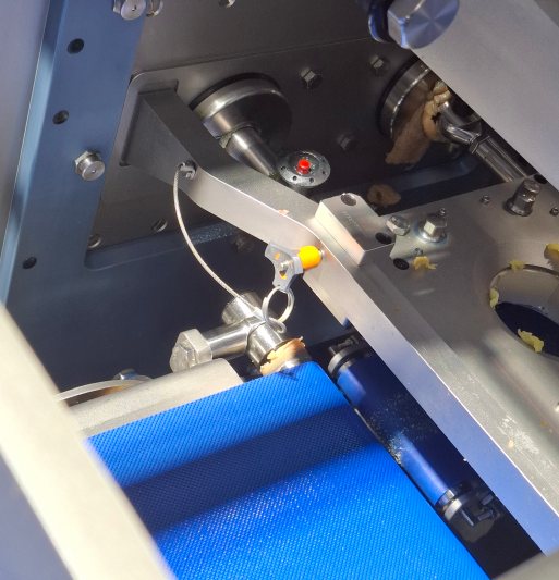 Die Anlagen müssen häufig gereinigt werden. Werkstoffe, Design und Oberflächenbeschaffenheit der Edelstahl-Gelenklager garantieren dabei eine einfache und sichere Reinigung bei gleichzeitiger Korrosionsbeständigkeit (Bild: Fluro).