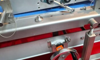 Edelstahl-Gelenklager tragen zum reibungslosen 24/7-Betrieb in der Getränke- und Lebensmittelherstellung bei (Bild: Fluro).