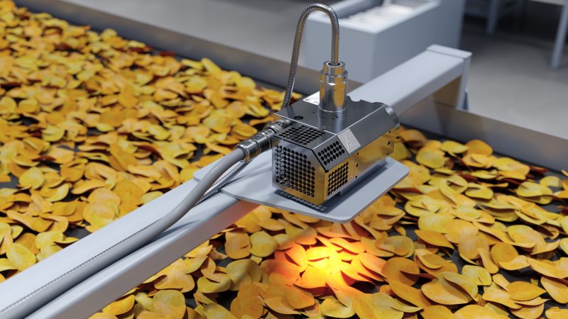 Der Fettgehalt und/oder Feuchteanteil spielen auch bei der Lebensmittelproduktion eine große Rolle. Hier misst das NIR-Spektrometer zum Beispiel den Fettgehalt von Kartoffelchips in einer End-of-Line-Kontrolle (Bild: Polytec).