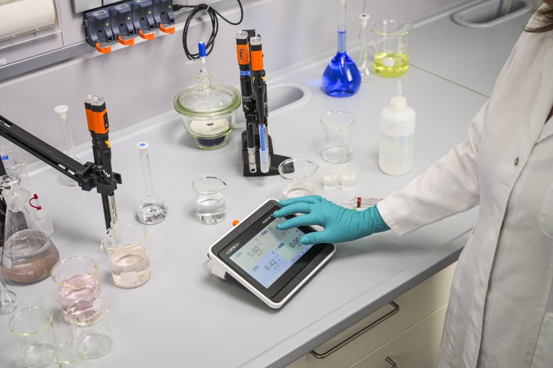 Das All-in-one-Labormessgerät ermöglicht, mehrere Parameter gleichzeitig zu messen. Das Gerät lässt sich intuitiv bedienen und erfüllt alle GxP-Vorgaben (Bild: Xylem).