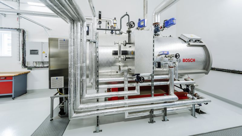 Auf dem Drinktec-Messestand wird auch der dieser Elektrodampfkessel ausgestellt (Bild: Bosch Industrial Heat).