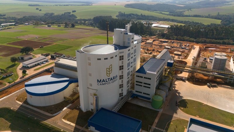 Mit dem Know-how von Zeppelin Systems wurde eine der weltweit größten Anlagen zur Malzherstellung in Brasilien gebaut, (Bild: Zeppelin Systems).