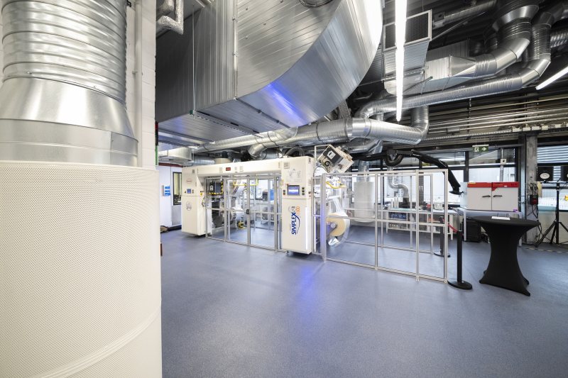 Die neuen Maschinen ermöglichen moderne Testkapazitäten unter aktuellen Produktionsbedingungen (Bild: Henkel).
