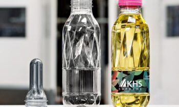 Die PET-Flasche bietet eine Glasbarriere und gleichzeitig die Verarbeitungsvorteile von PET (Bild: KHS).