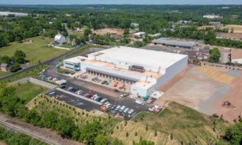 Das neue Tiefkühllogistikzentrum von Derstine’s wird über eine zentrale SAP-EWM-Lösung gesteuert (Bild: Knapp).
