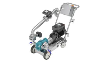 Die mobile Drehkolbenpumpe fördert flüssige, zähflüssige und abrasive Medien sowie Medien mit Feststoffanteilen schonend und pulsationsarm (Bild: Pumpen-Center SKM).