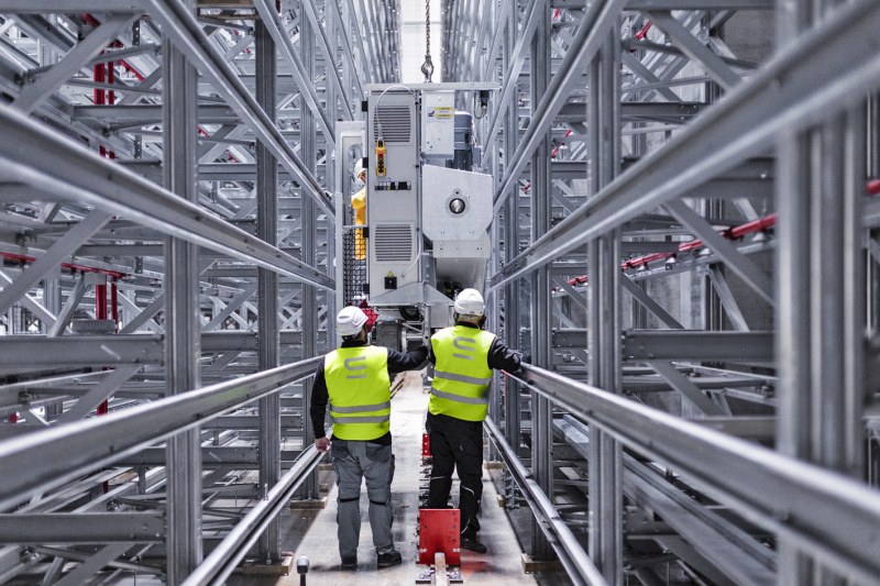 Bei einem Snackhersteller konnte die Lagerkapazität über mehrere Modernisierungsprojekte hinweg innerhalb von 22 Jahren um rund 300 % erhöht werden (Bild: Swisslog).