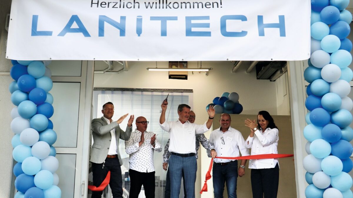 Lanitech öffnet die Türen. V. l.: Felix Munske, Serviceleitung; Andreas Niescery, Vertriebsmanager; Torsten Winterlich, technischer Großkundenbetreuer; Kristian Blomqvist, Geschäftsführer; Alfredo Lorente, Vertriebsleitung; Mirsada Kurtanovic, Innendienstleitung (Bild: Lanitech).
