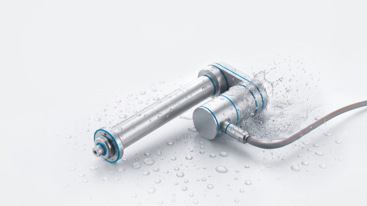 Elektrozylinder und Servomotor als elektrische Komplettlösung im Hygienic Design (Bild: Festo).